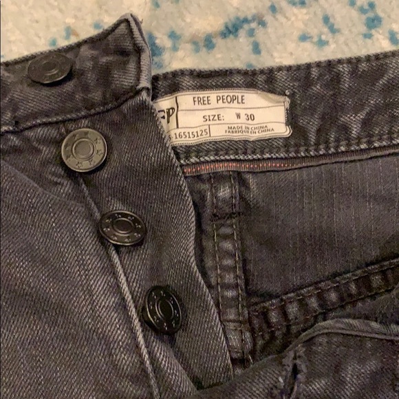 Black denim shorts - Picture 2 of 6